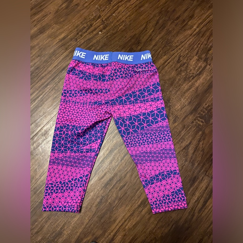 Girls Nike capris - Picture 4 of 4